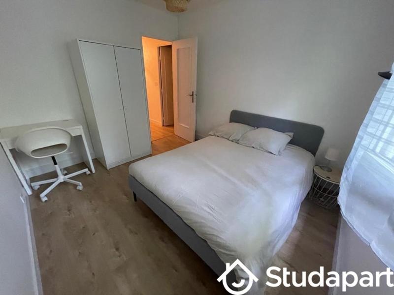 Chambre - 11 m² - 1 pièce