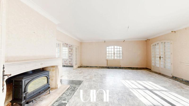 Maison - 208 m² - 8 pièces