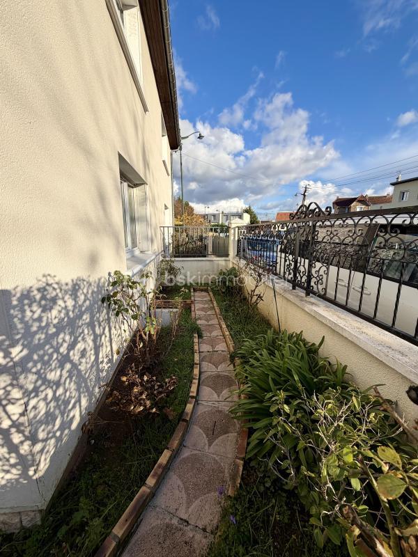 Maison - 65 m² - 4 pièces