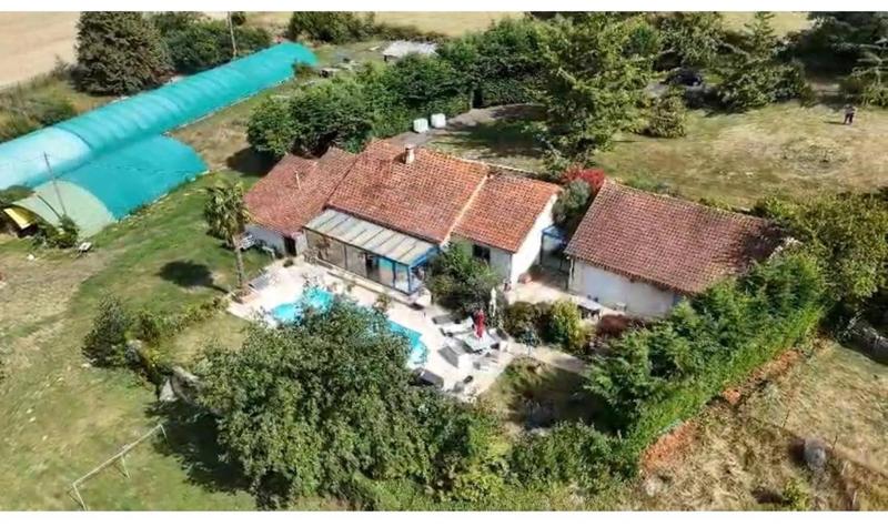 Maison - 273 m² - 8 pièces