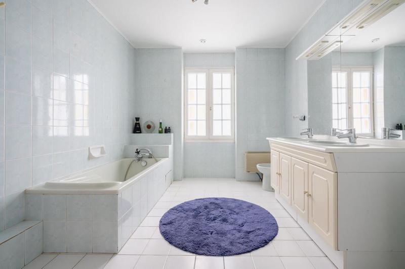 Maison - 245 m² - 6 pièces