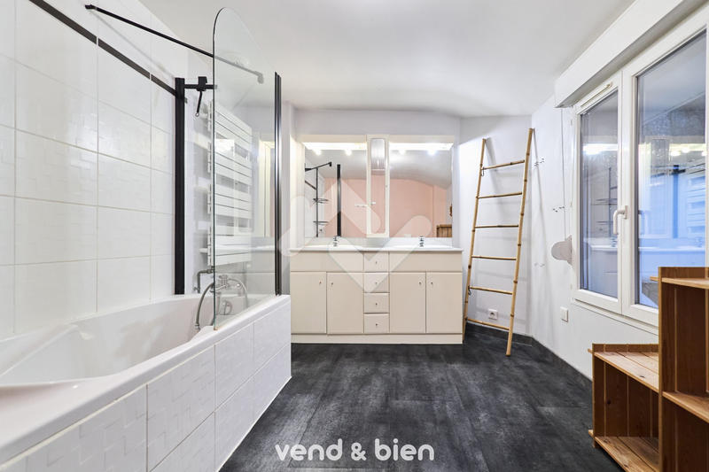 Maison - 156 m² - 6 pièces