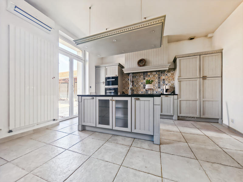 Maison - 195 m² - 6 pièces