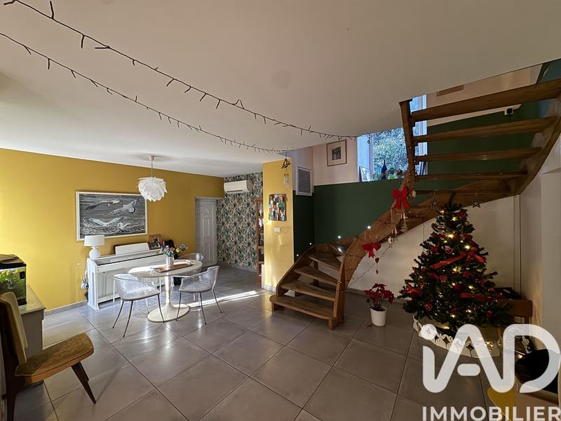 Maison - 273 m² - 11 pièces