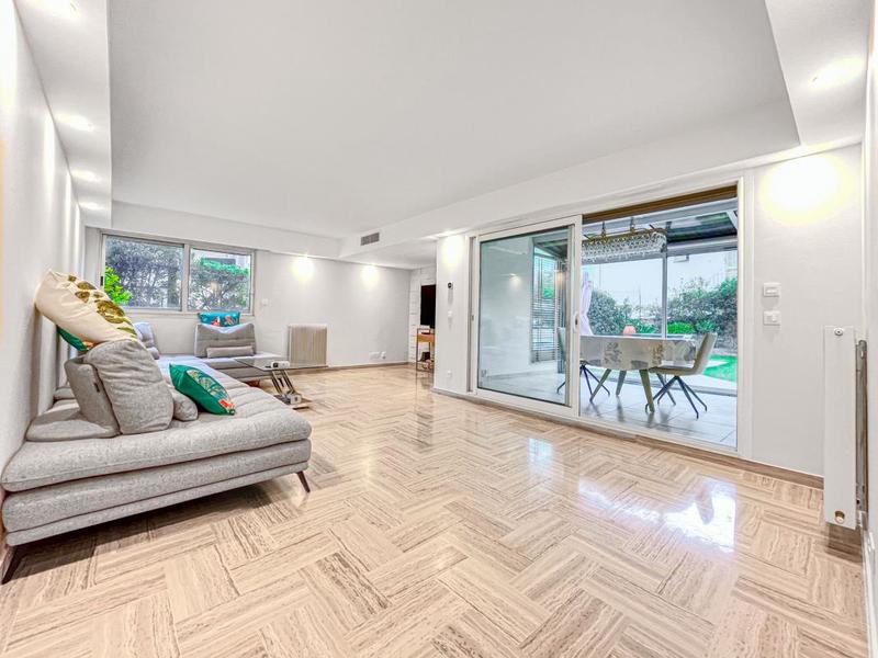 Appartement - 90 m² - 5 pièces