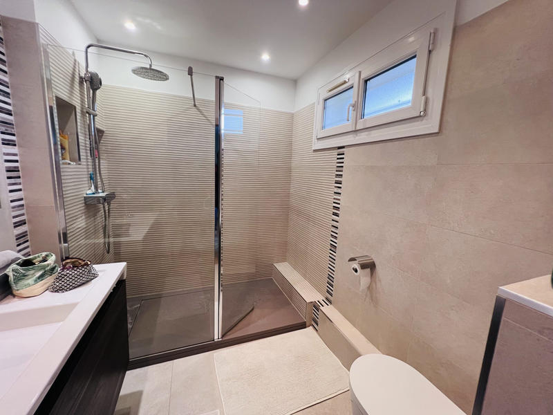 Maison traditionnelle - 215 m² - 7 pièces