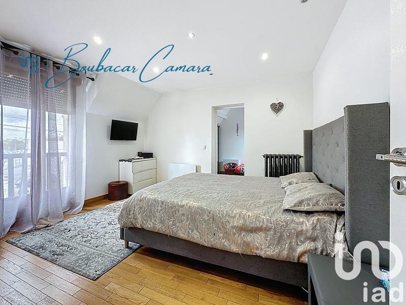 Maison - 203 m² - 8 pièces