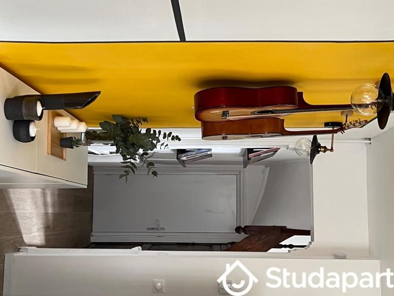 Chambre - 11 m² - 1 pièce