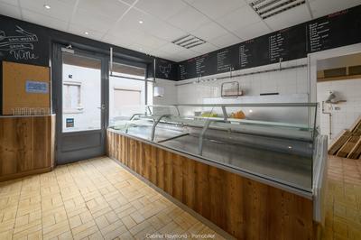 Local commercial - 141 m² - 5 pièces