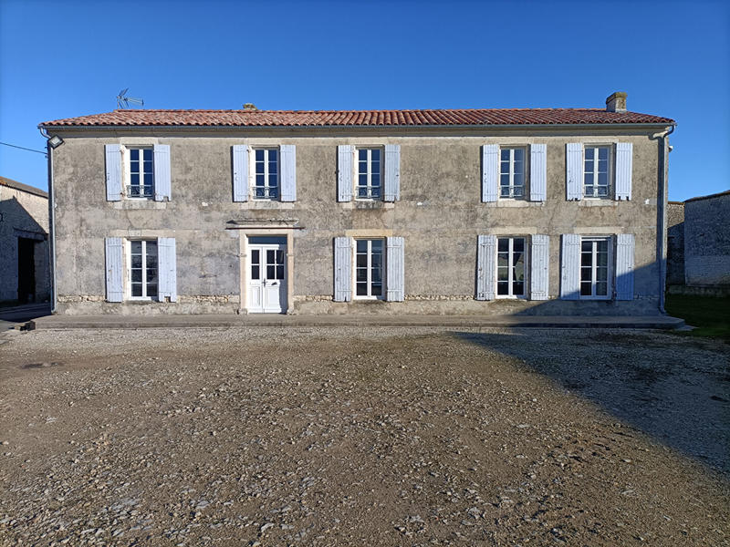 Maison - 253 m² - 8 pièces