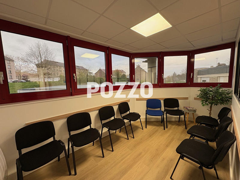 Bureau - 112 m² - 6 pièces