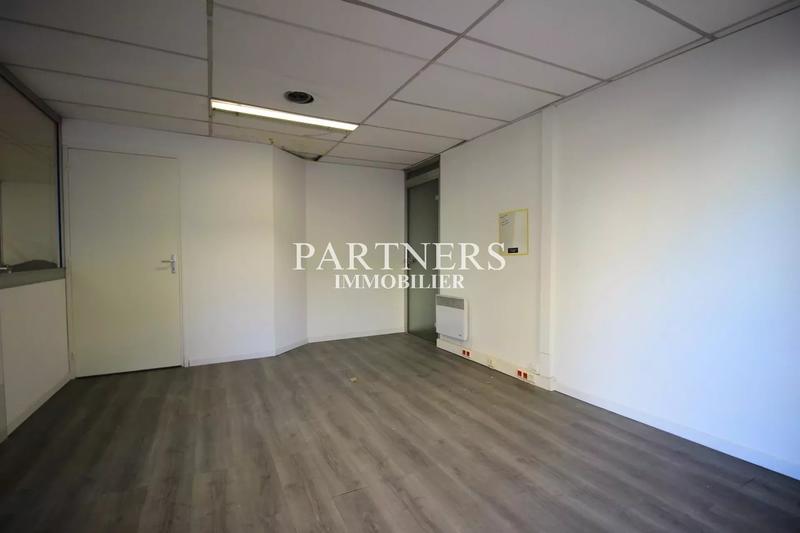 Local commercial - 486 m² - 10 pièces