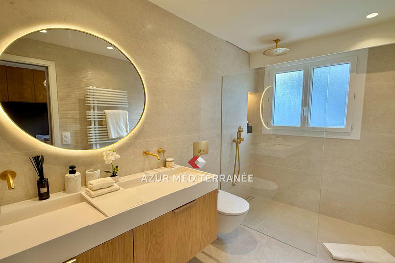 Appartement - 99 m² - 4 pièces