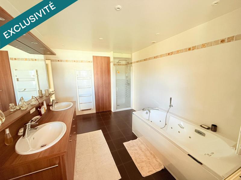 Maison - 195 m² - 7 pièces