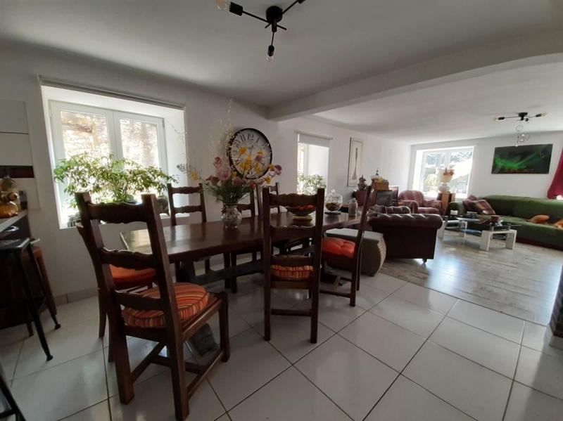 Maison - 211 m² - 6 pièces