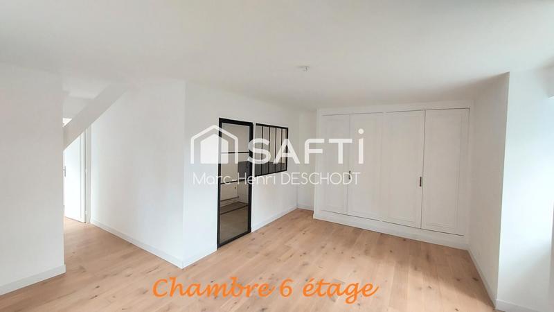 Maison - 230 m² - 8 pièces