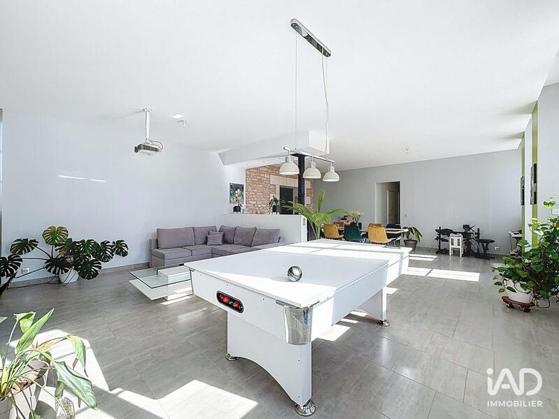 Maison - 210 m² - 6 pièces