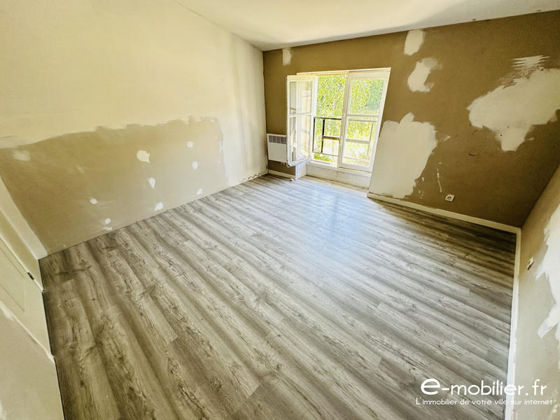 Maison - 261 m² - 9 pièces