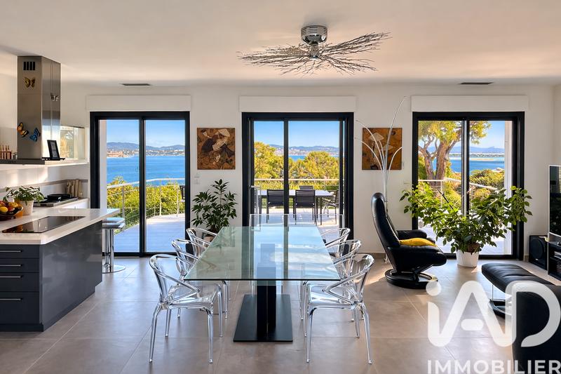 Maison - 150 m² - 5 pièces