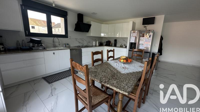 Maison - 200 m² - 8 pièces