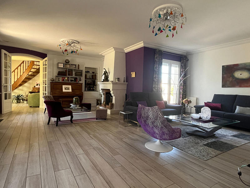 Maison - 210 m² - 7 pièces