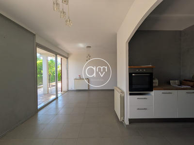 Appartement - 90 m² - 3 pièces