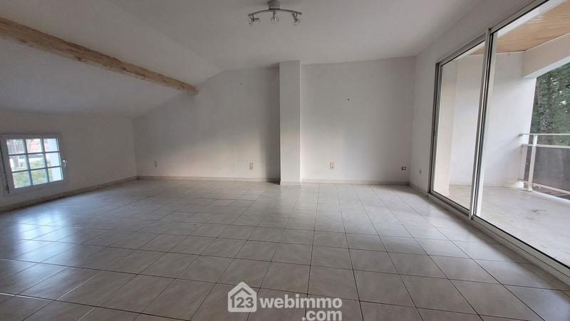 Maison - 222 m² - 8 pièces