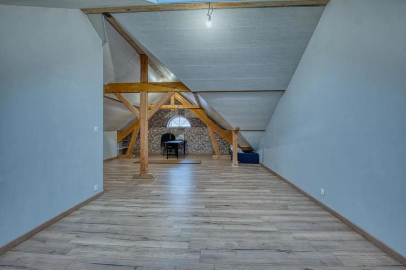 Maison - 266 m² - 7 pièces