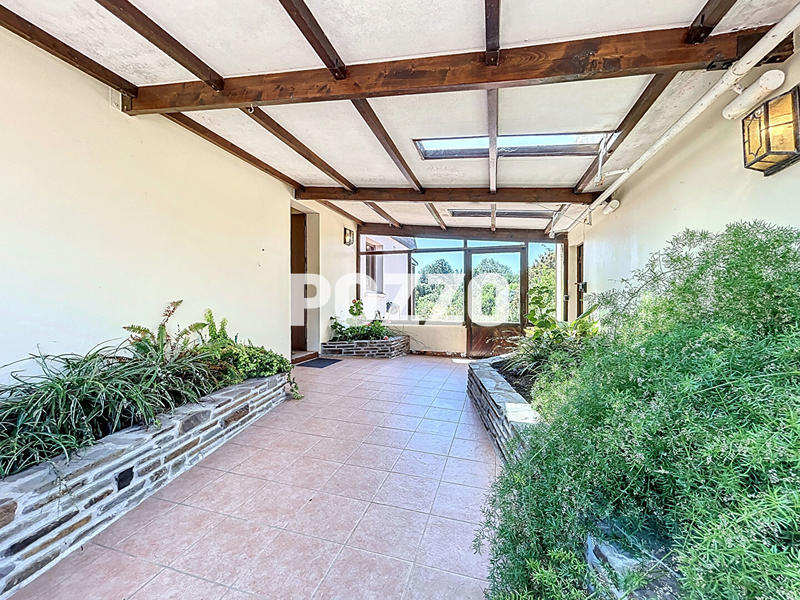 Maison - 220 m² - 8 pièces