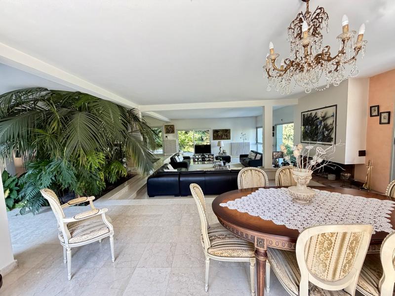 Maison - 269 m² - 8 pièces