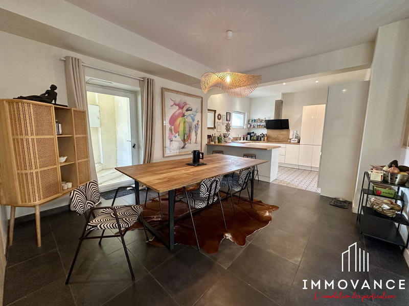 Villa - 225 m² - 8 pièces