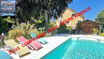 Maison - 138 m² - 5 pièces