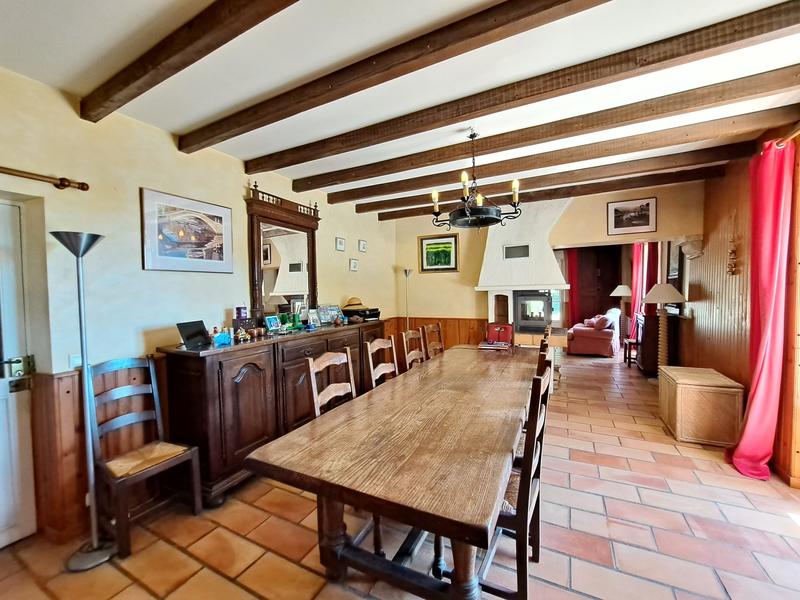 Maison - 166 m² - 7 pièces