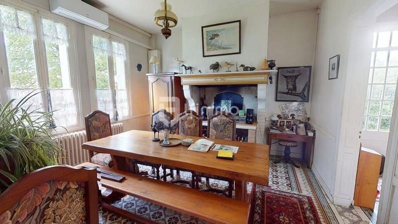 Demeure - 200 m² - 10 pièces