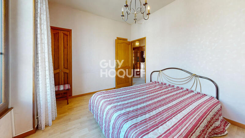 Maison - 140 m² - 6 pièces