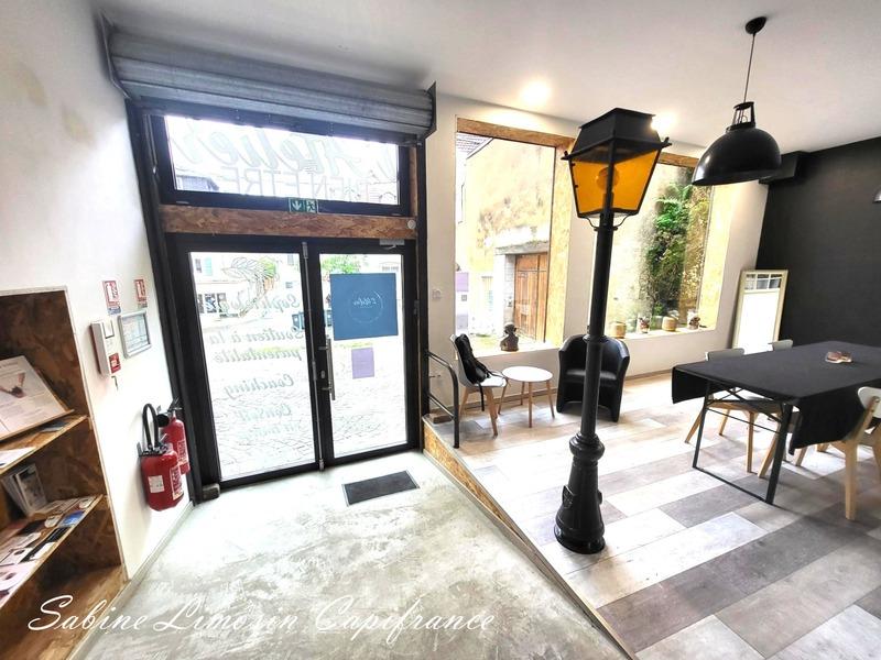 Local commercial - 95 m² - 6 pièces