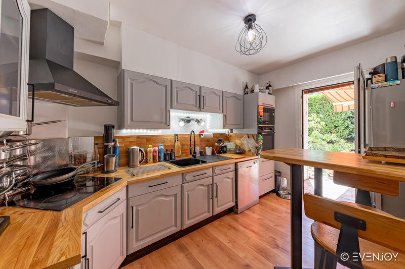 Appartement - 104 m² - 4 pièces