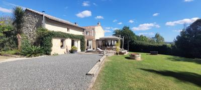 Maison - 258 m² - 4 pièces