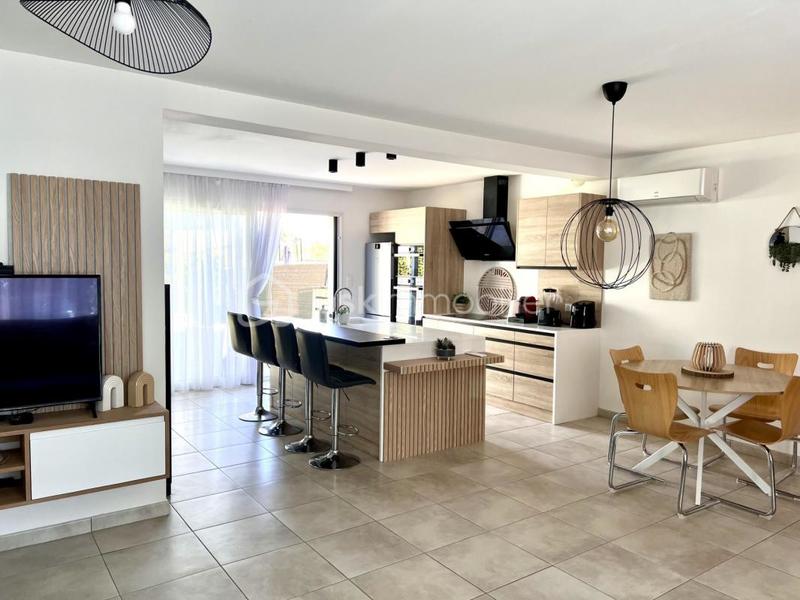 Maison - 92 m² - 4 pièces