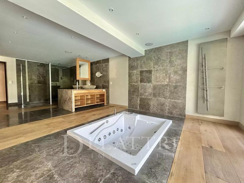 Villa - 430 m² - 10 pièces