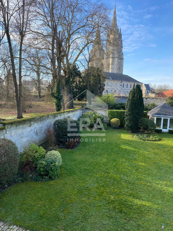 Maison - 379 m² - 15 pièces