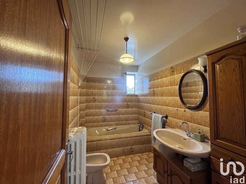 Maison - 220 m² - 8 pièces