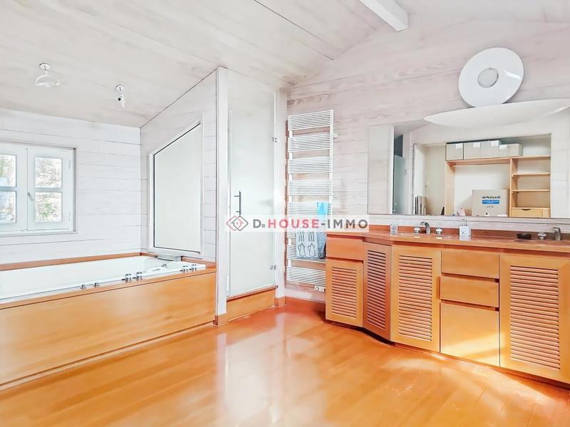 Propriété - 187 m² - 8 pièces