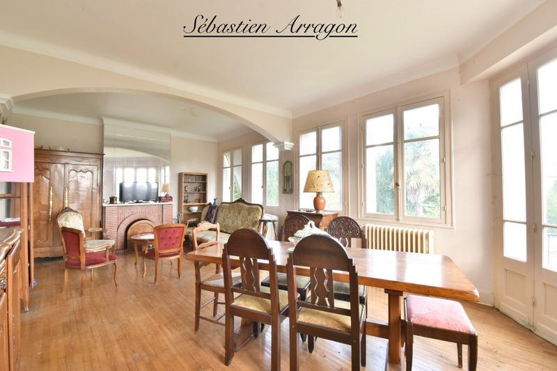 Maison - 229 m² - 8 pièces