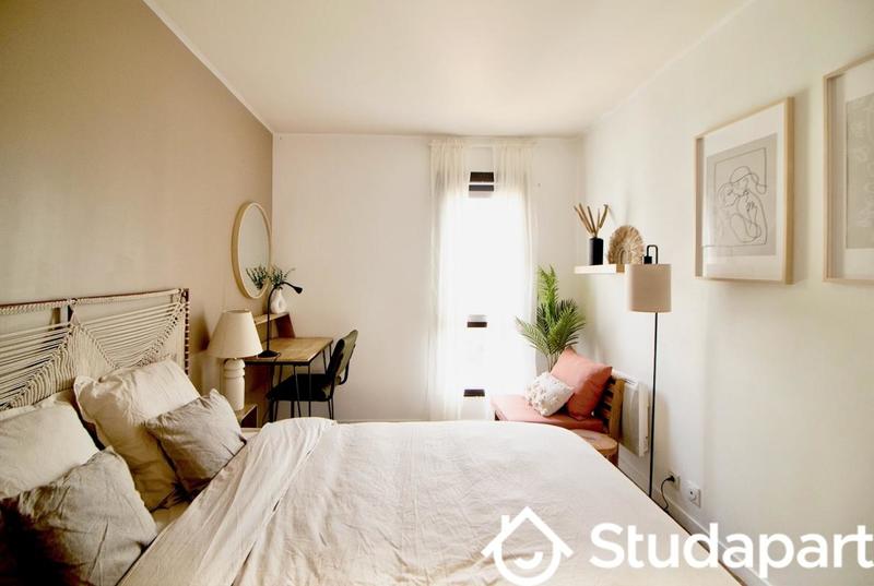 Chambre - 13 m² - 1 pièce