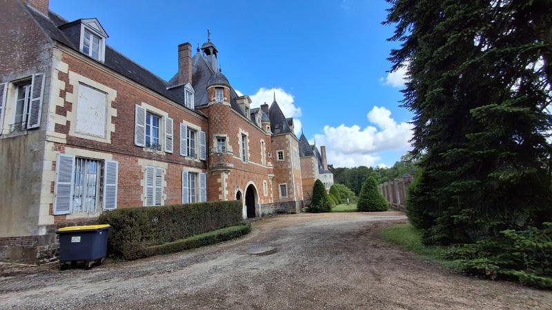 Manoir - 2 500 m² - 35 pièces