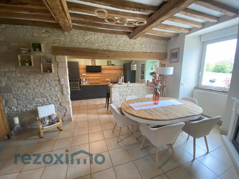 Maison - 236 m² - 8 pièces