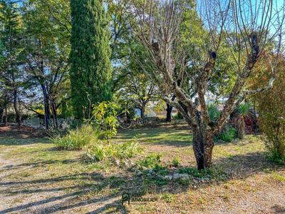 Terrain constructible - 640 m²