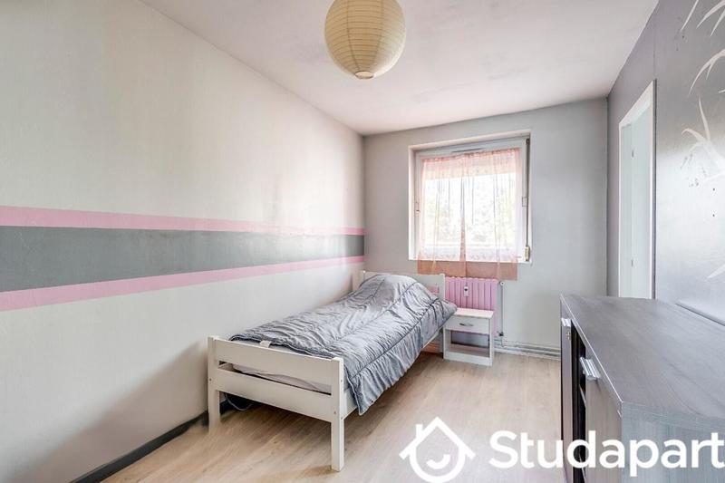 Chambre - 12 m² - 1 pièce