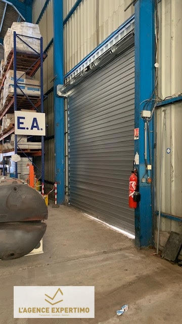 Entrepôt - 1 100 m²